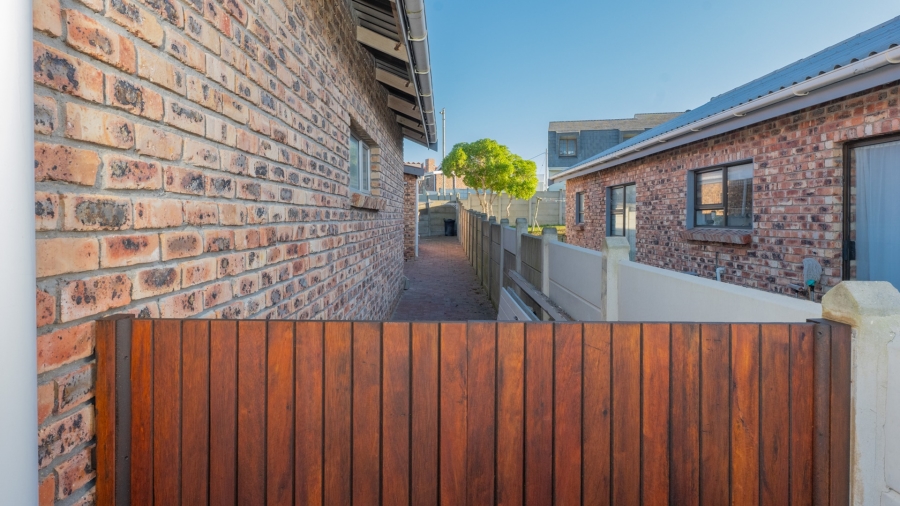 To Let 1 Bedroom Property for Rent in Struisbaai Western Cape